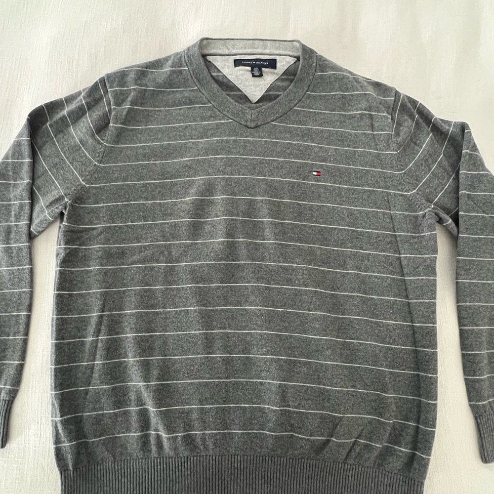 Tommy Hilfiger Men's V-Neck Sweater in Gray Stripes